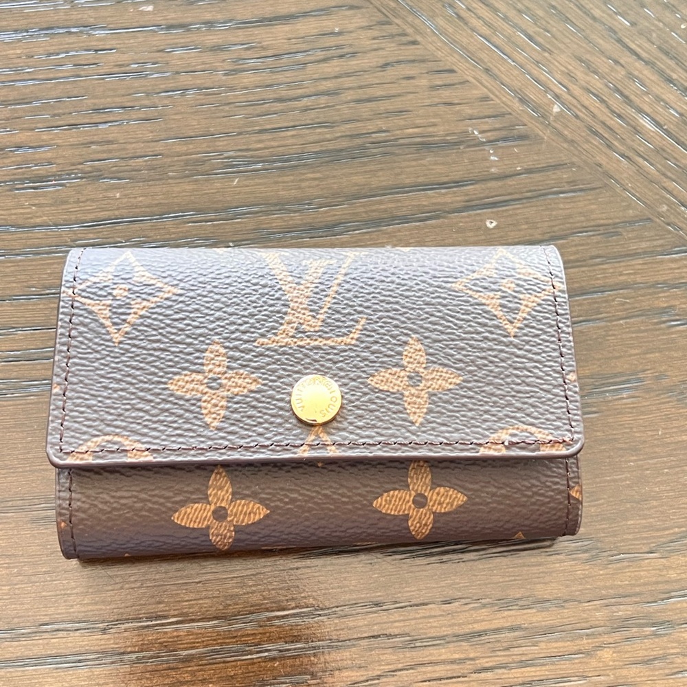 6 Key Holder Monogram Inspired